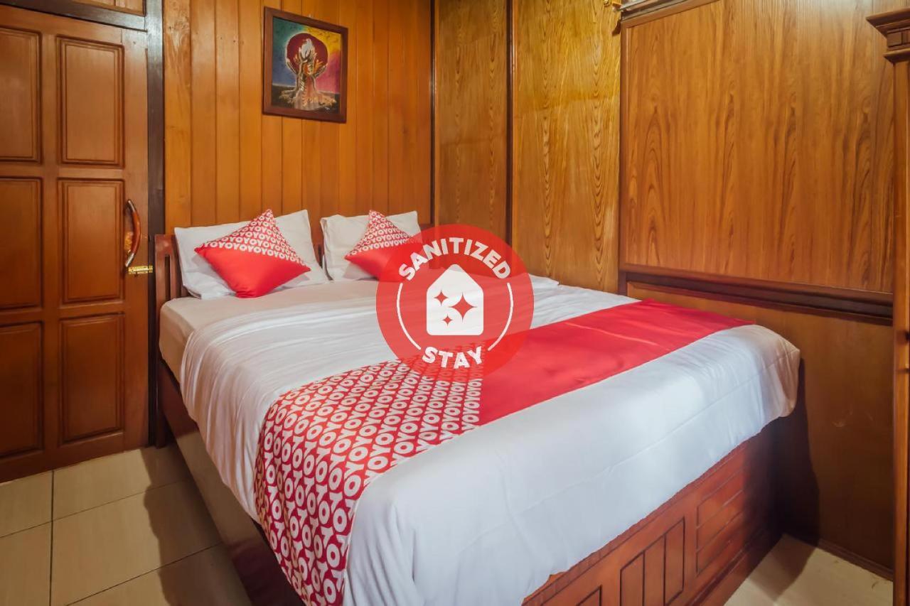 Vaccinated Staff - OYO 1300 Crecia Guest House Hatu Exterior foto