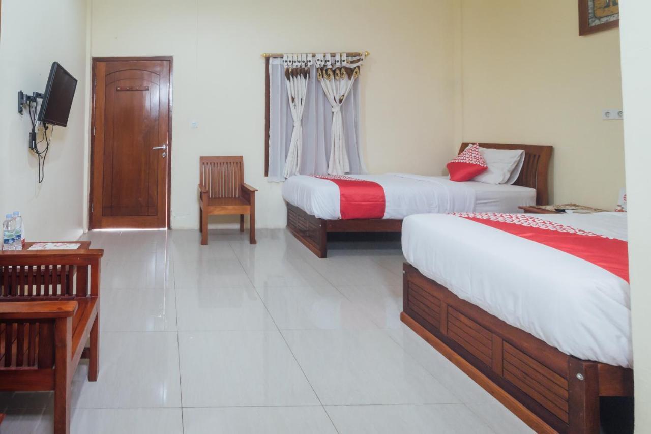 Vaccinated Staff - OYO 1300 Crecia Guest House Hatu Exterior foto